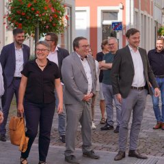 Gruppenbild des Besuchs mit Minister Krischer in Warendorf