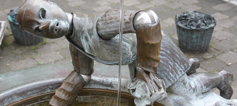 Heumarkt - Gute Morgen - Brunnen, drehbare Spielfigut